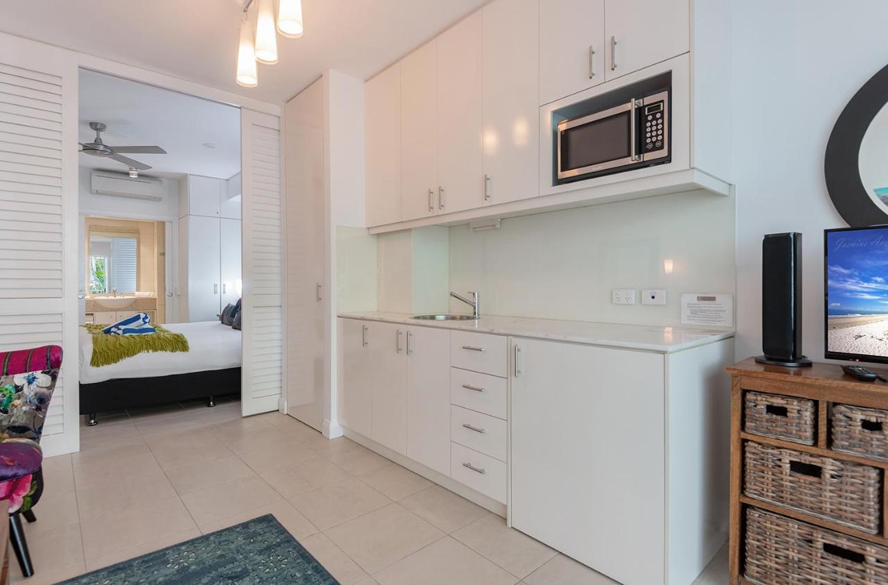 The Beach Club Premium Private Apartments Palm Cove Exterior foto